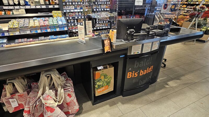 Consumers Expect Higher Spending as Inflation Anxiety Climbs